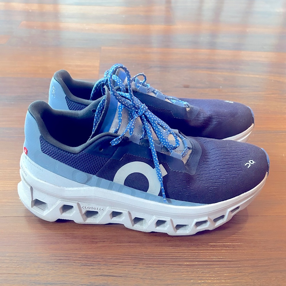 Women’s ON Cloud Monster running shoes